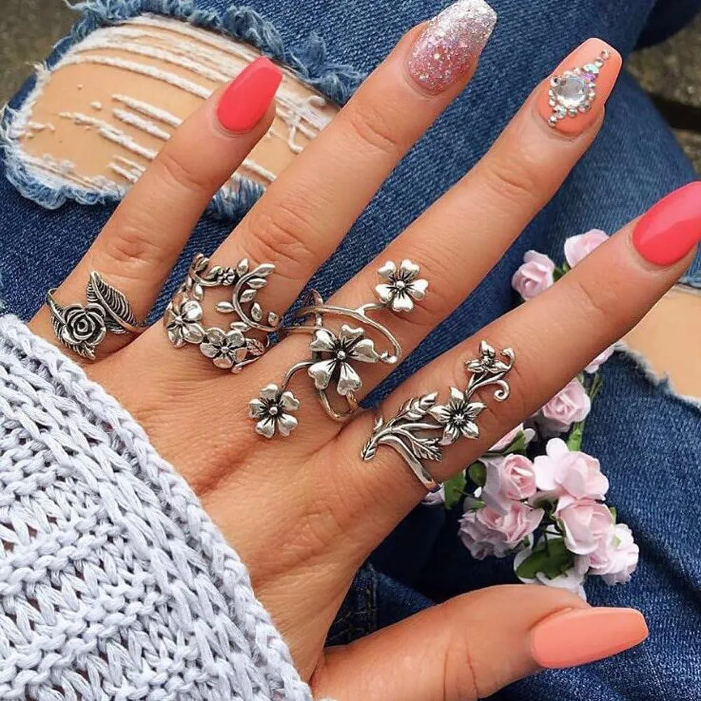 Bohemian Hollow Carved Flowers Finger Rings for Women 4pcs Vintage Stackable Rings Set Silver Joint Midi Ring