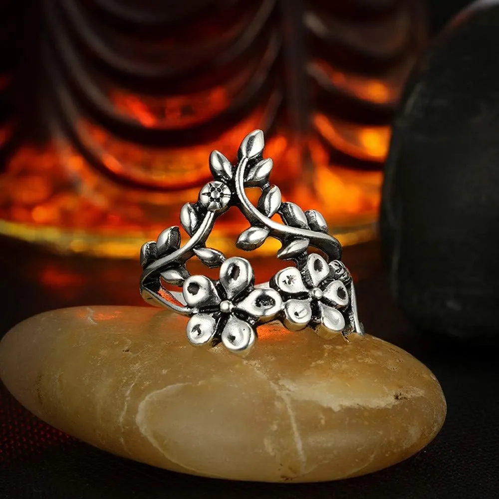 Bohemian Hollow Carved Flowers Finger Rings for Women 4pcs Vintage Stackable Rings Set Silver Joint Midi Ring