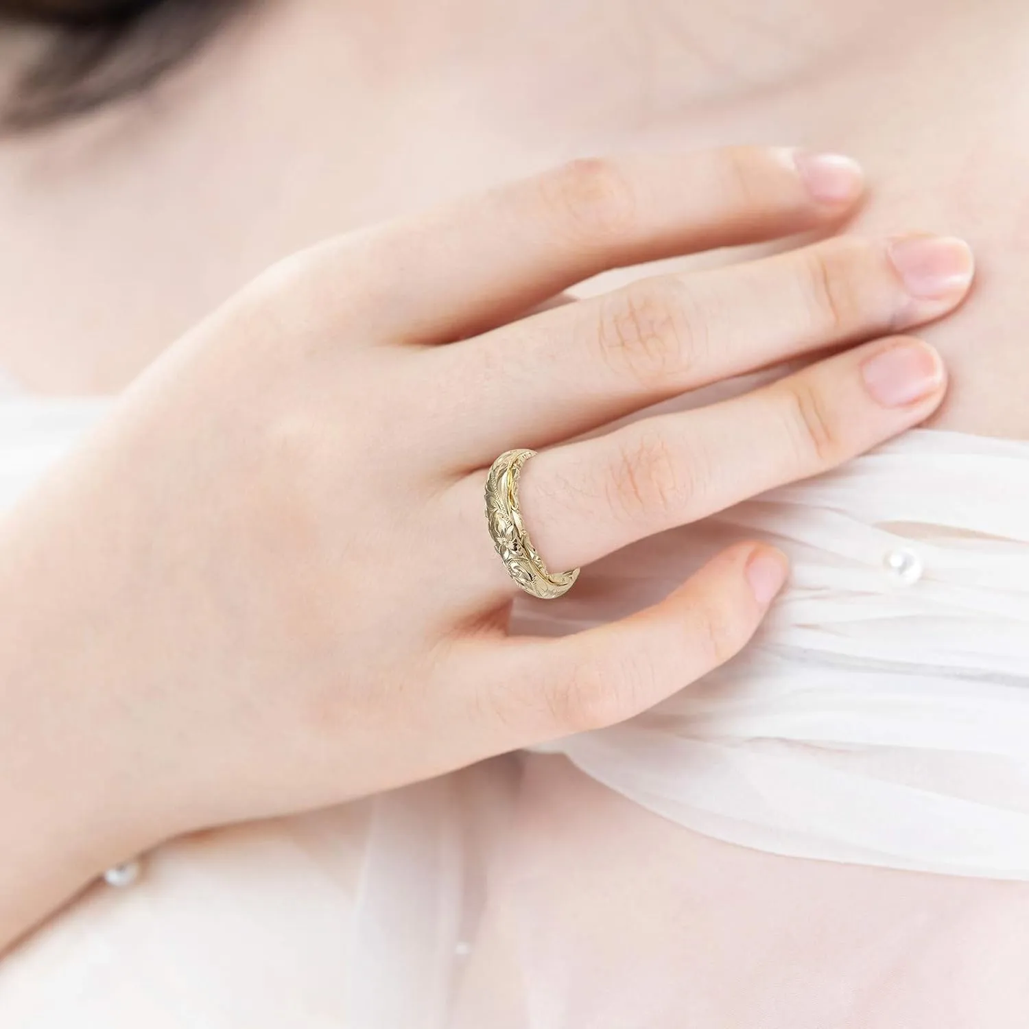 Chunky Gold Ring for Women,Gold Plated Engagement Wedding Band Elegant Carved Rose Flower Statement Ring Jewelry Gift for Her