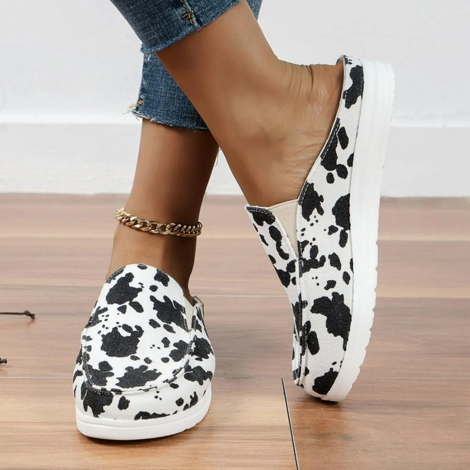 Women Canvas Slip On Lightweight Mule Sneaker,Summer Fashion Back Flats Walking Shoes Closed Round Toe Low Top Casual Loafer Comfort Leopard Print Flat Slippers,Non-Slip Sneakers 2025
